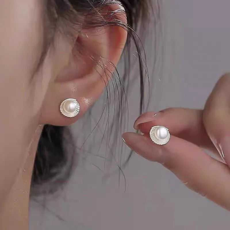 Pendientes Elegantes con Perla | Base Concha Plateada