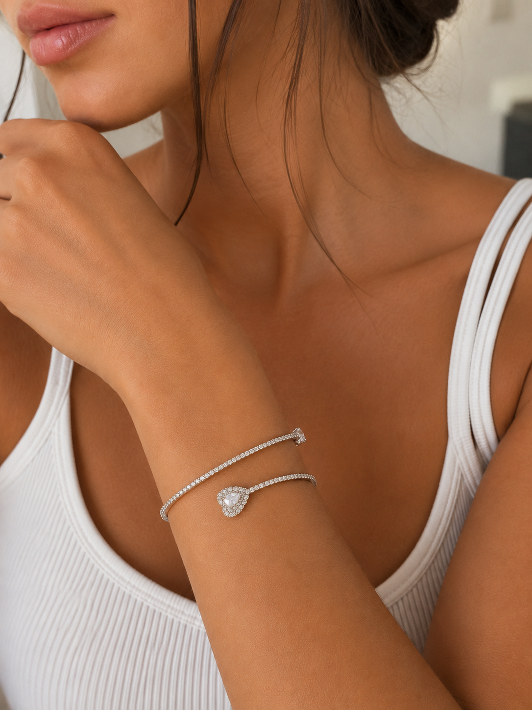 Pulsera Corazón Brillante | Brazalete Ajustable con Circonitas