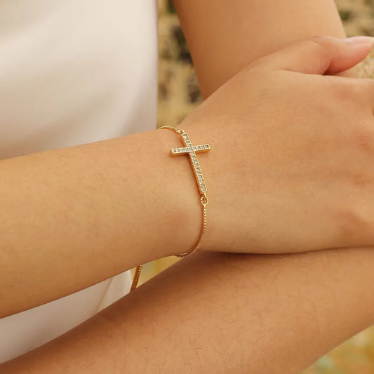Pulsera Cruz Brillante | Chapado en Oro 18K con Circonitas