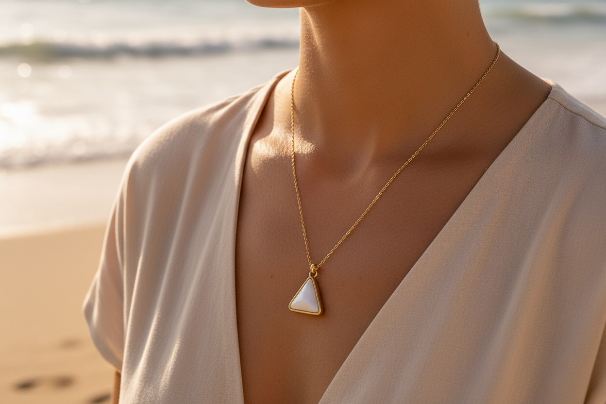 Collar Esencia Nácar Dorado | Colección Tesoros de Verano