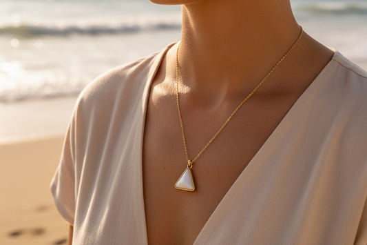 Collar Esencia Nácar Dorado | Colección Tesoros de Verano